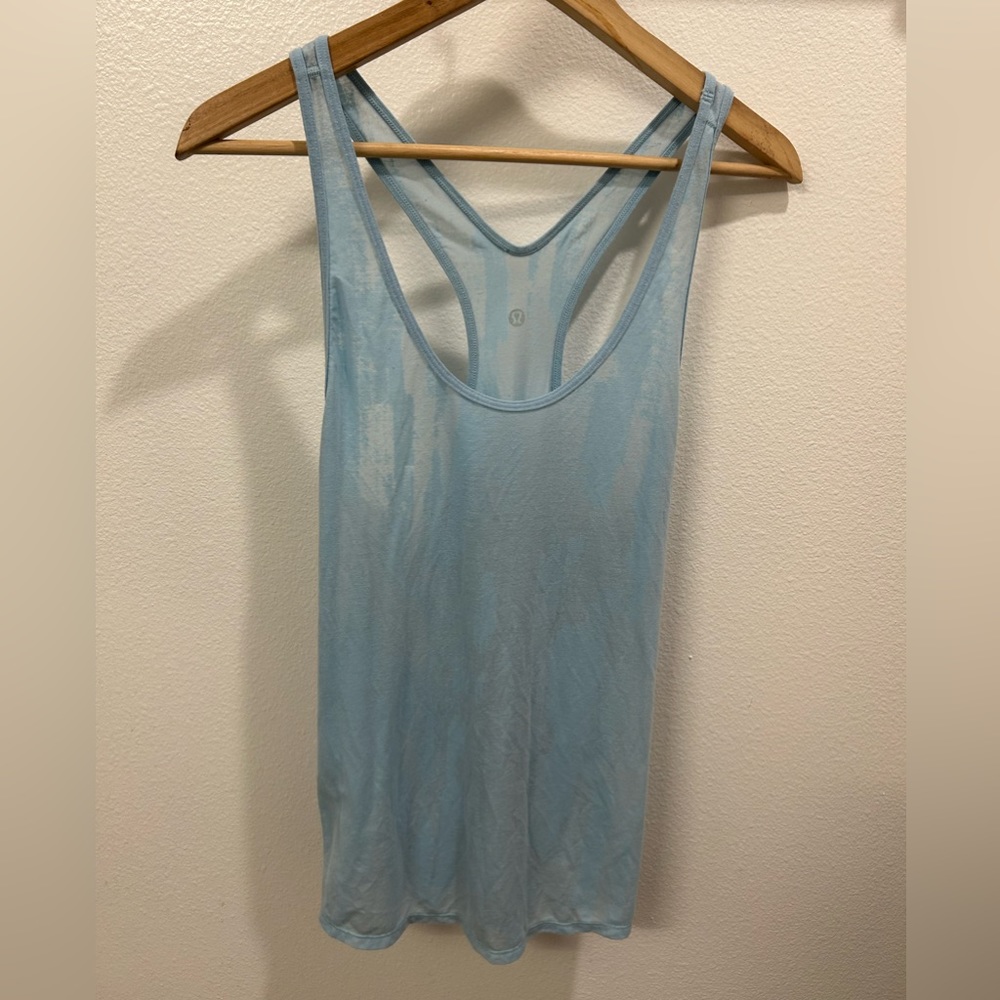 Lululemon razorback tank top Light baby blue Subtle pattern